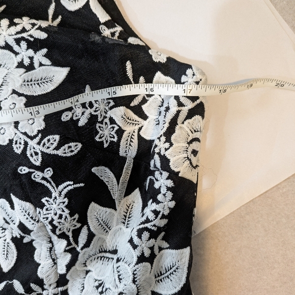 David Meister Elegant Black and White Floral Maxi Dress - Picture 3 of 10